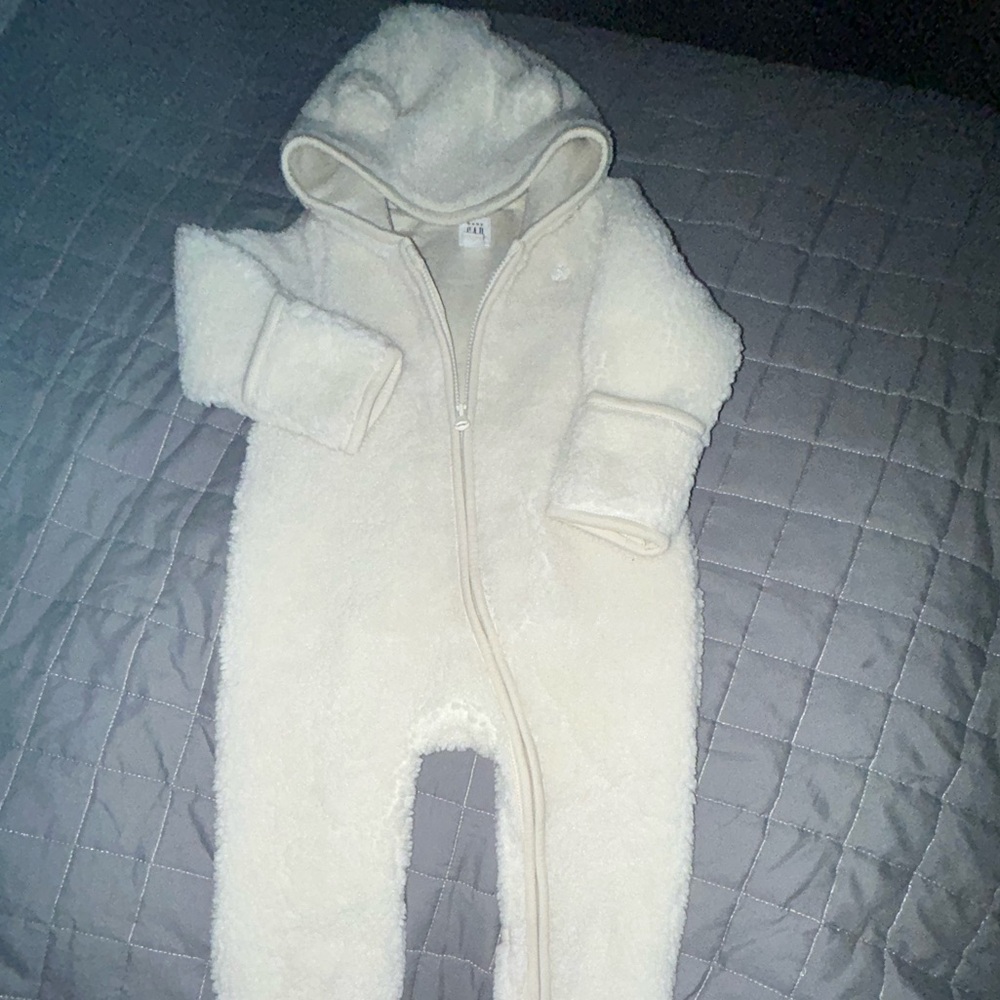Baby’s Gap 3-6 Sherpa Never Worn
